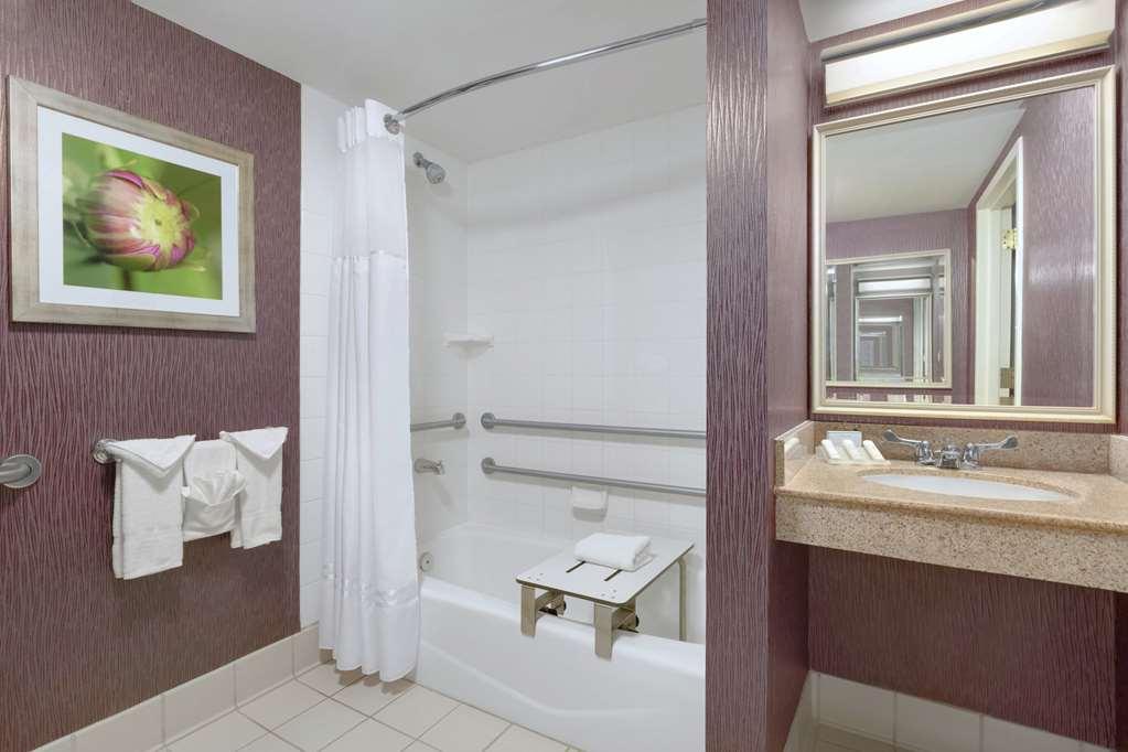 Hilton Garden Inn Springfield Exterior foto