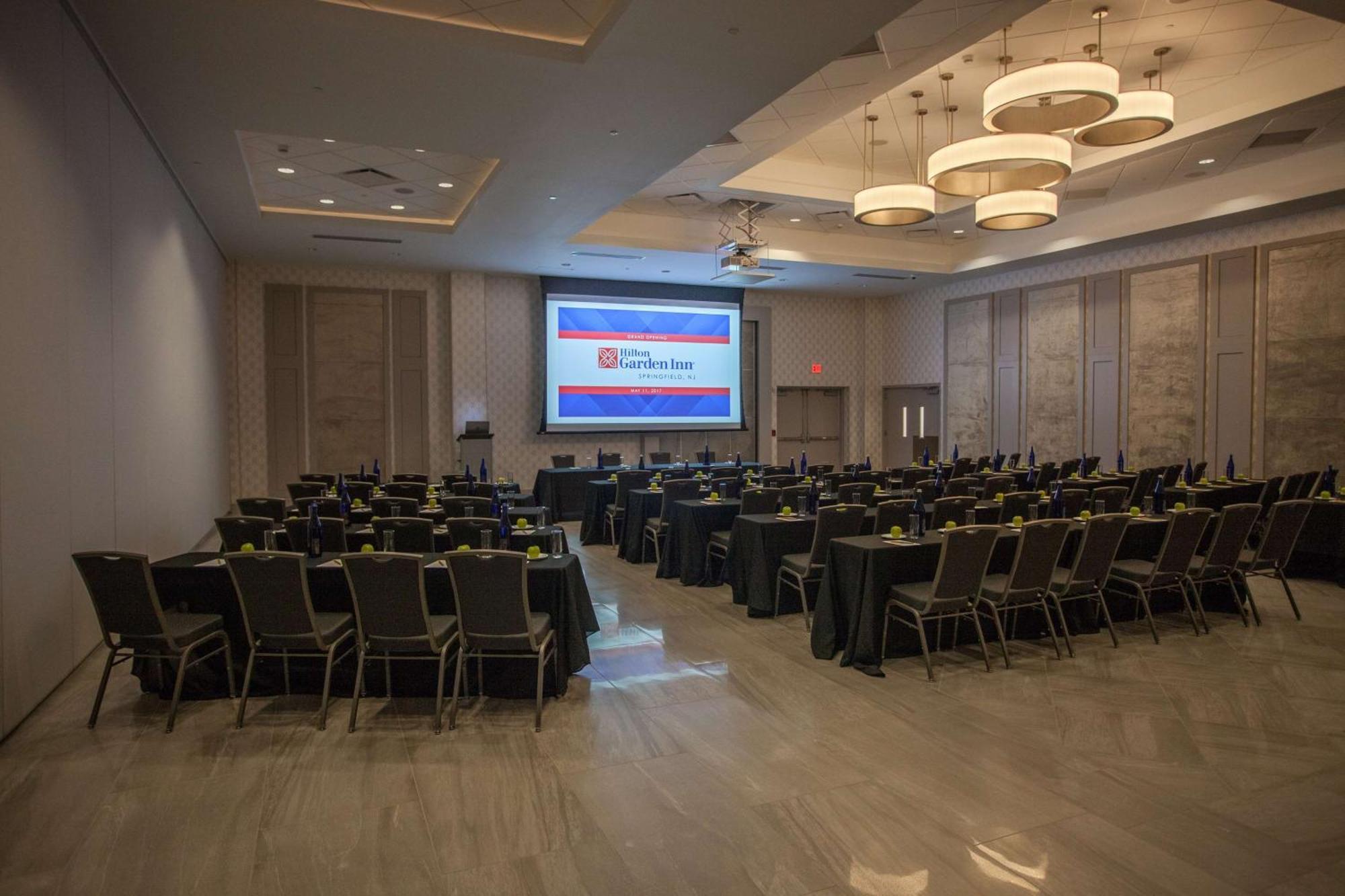 Hilton Garden Inn Springfield Exterior foto